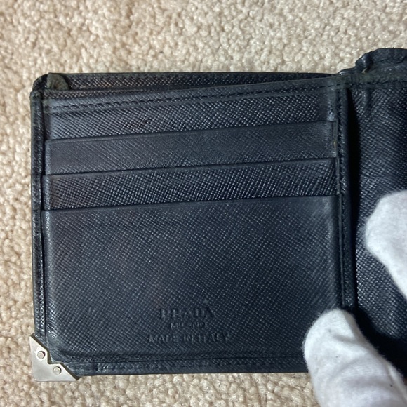 PRADA VINTAGE BLACK LEATHER BIFOLD WALLET - Picture 7 of 9